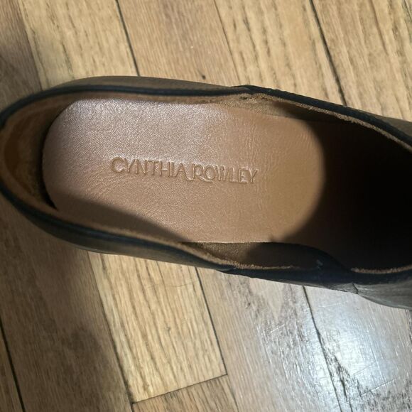 Cynthia Rowley Women's Black Slip Ons - Picture 3 of 4